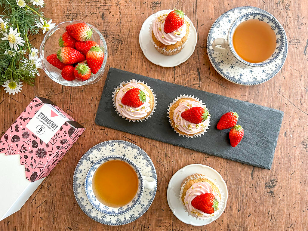 いちごと紅茶のクリームカップケーキ